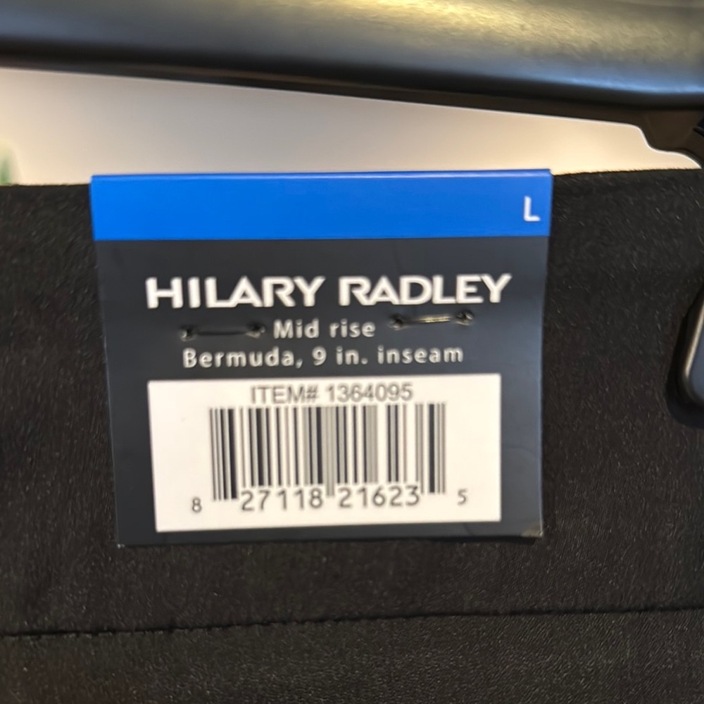 Hilary Radley NWT Black pull up Bermuda Shorts. Size Large - Picture 3 of 5